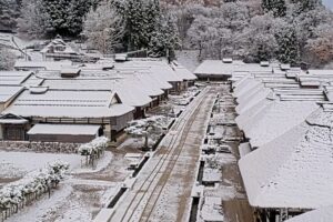 下郷町に初雪——秋と冬が交わる”初冬の景色”